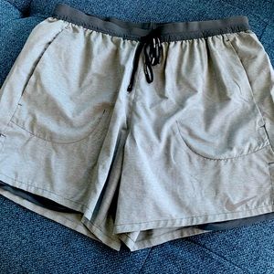 Nike men’s lined workout short